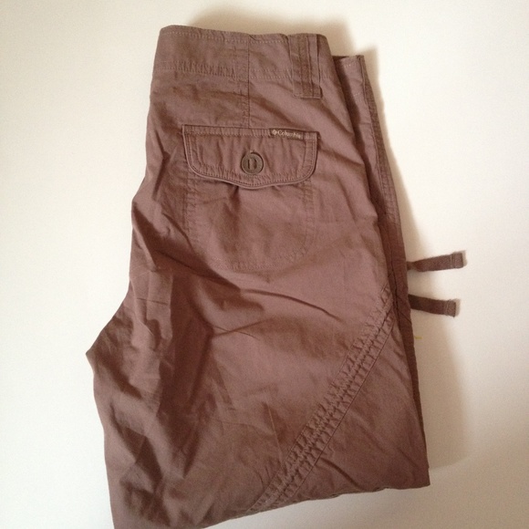 Columbia Pants - New Columbia Brown Cargo shorts